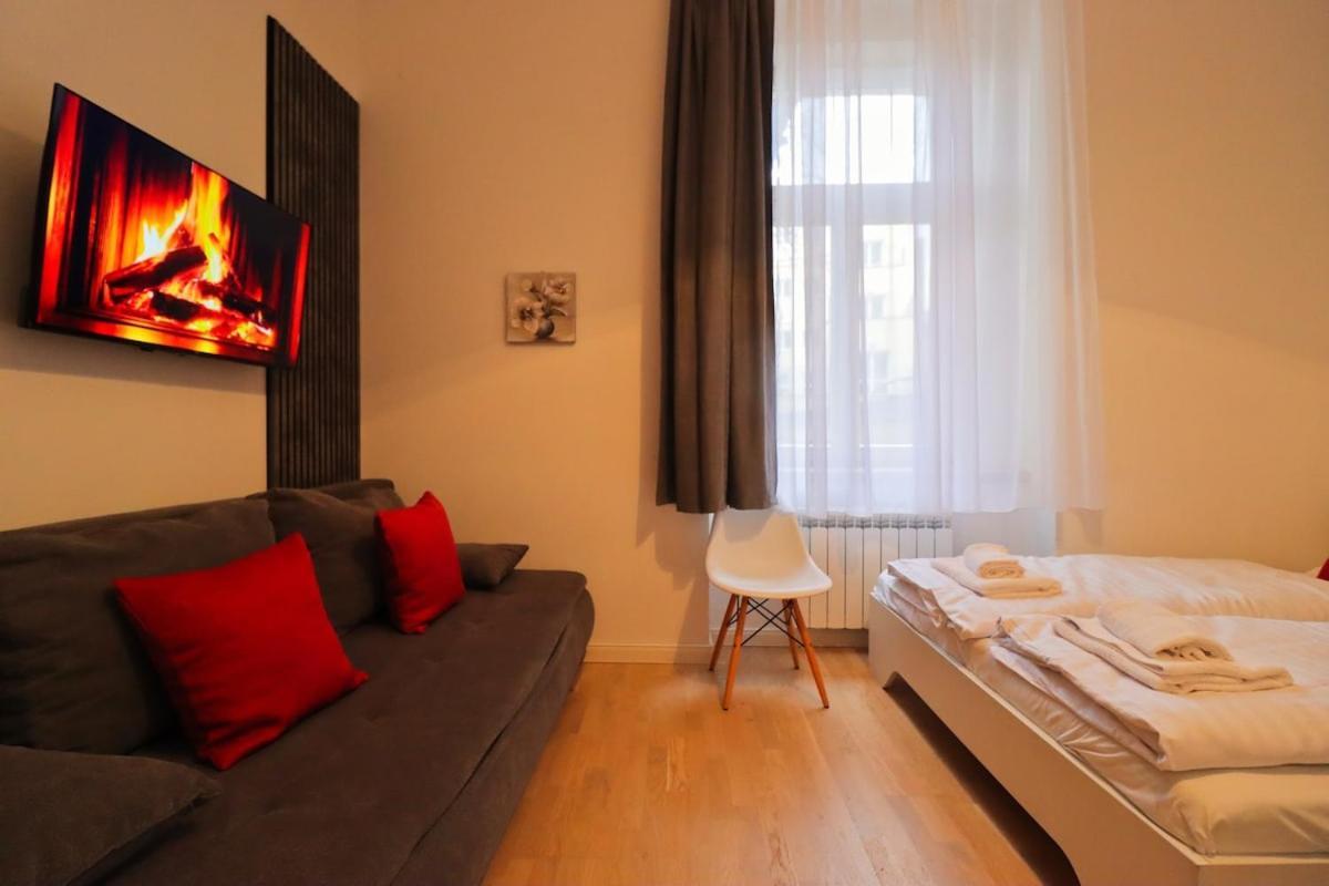 Stylish In The Center Of Apartment