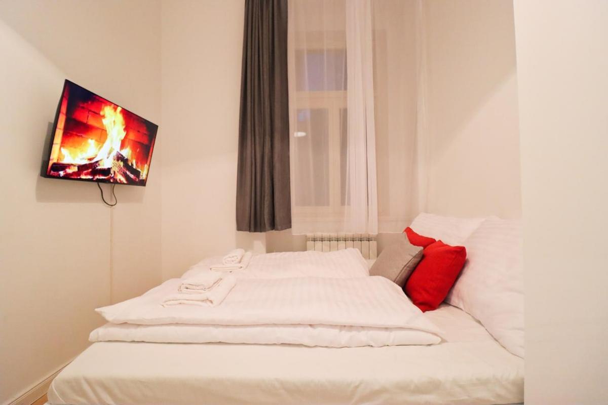 Stylish In The Center Of Apartment